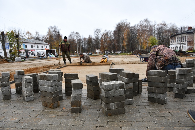 Благоустройство площади Ленина в левобережье Тутаева близится к концу