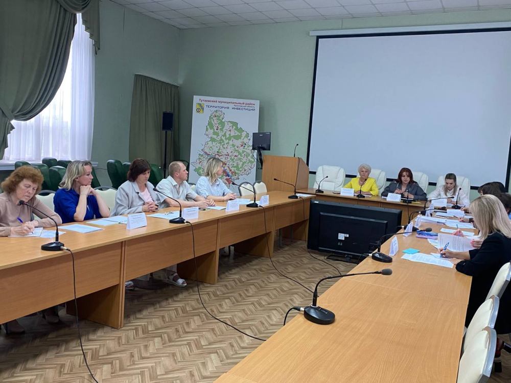 В Тутаевском районе организована работа по противодействию нелегальной занятости