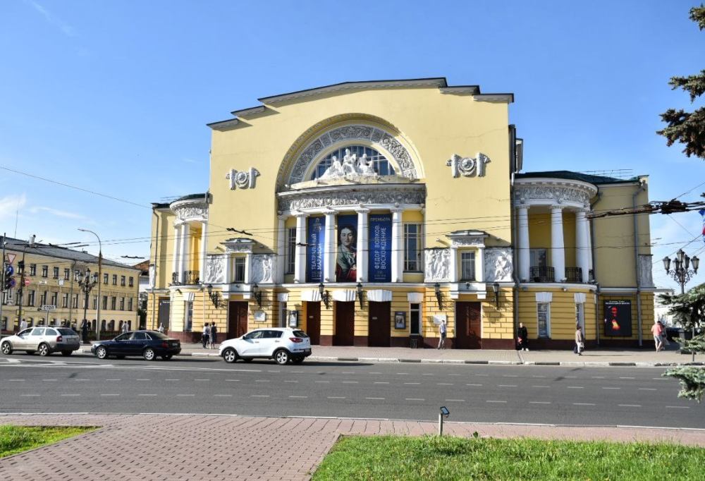 Михаил Евраев пригласил жителей и гостей Ярославля на Театральную неделю