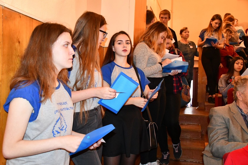 В субботу, 10 ноября, Тутаев погрузился в атмосферу добра, все волонтеры района собрались во Дворце культуры на II Добровольческий форум