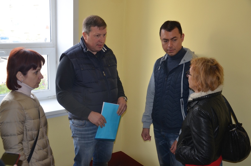Первым пунктом в программе визита стал дом № 8 на улице Медовой в Тутаеве