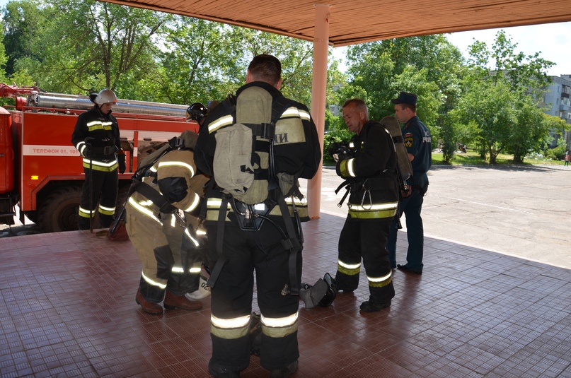 В тутаевском лицее № 1 прошли учения сотрудников МЧС с привлечением пожарного расчета ПЧ-20