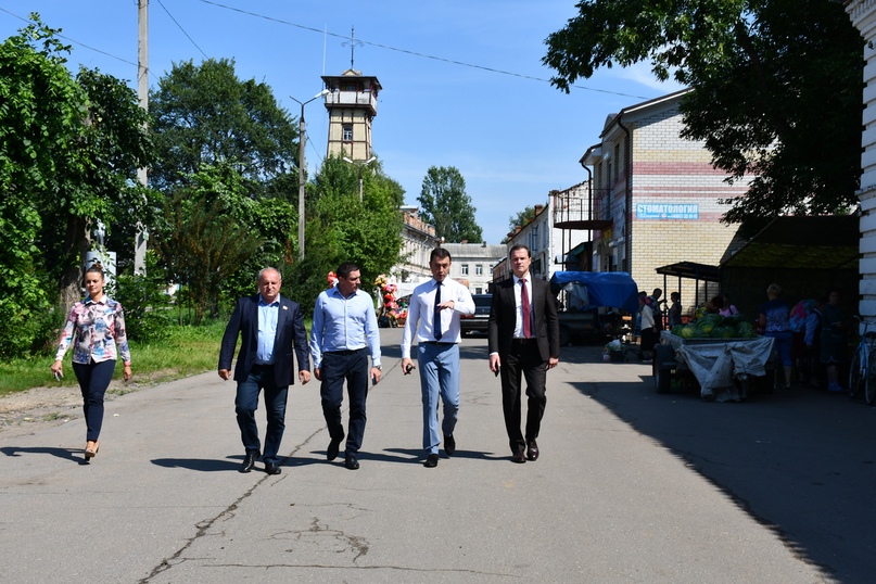 Заместитель председателя Правительства области Максим Авдеев впервые посетил левобережную часть города