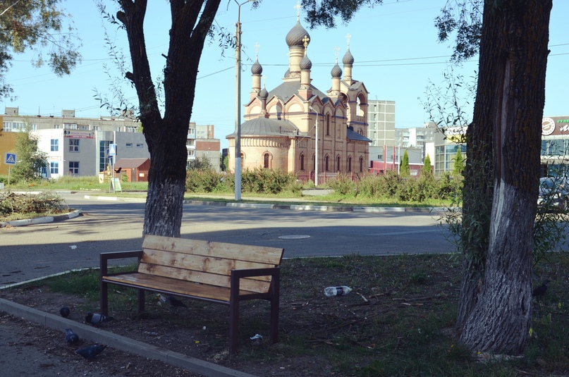 В Тутаеве ставят лавочки