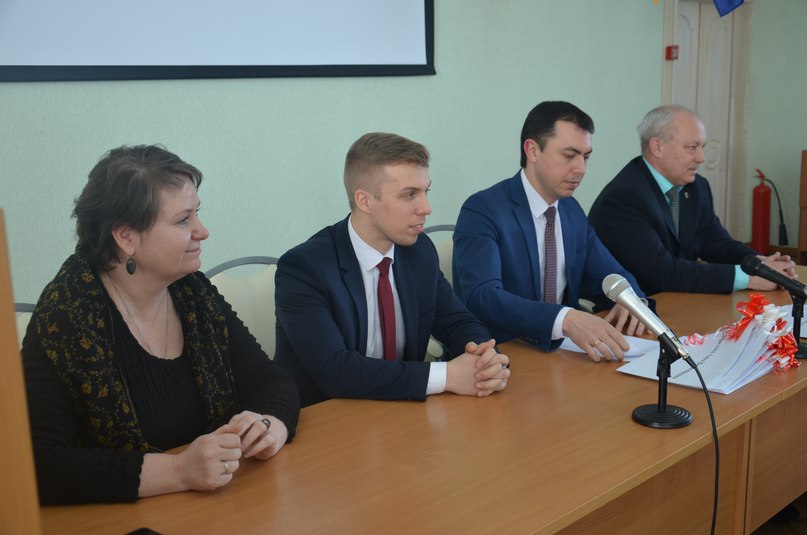 В администрации района прошло торжественное вручение правоустанавливающих документов на землю