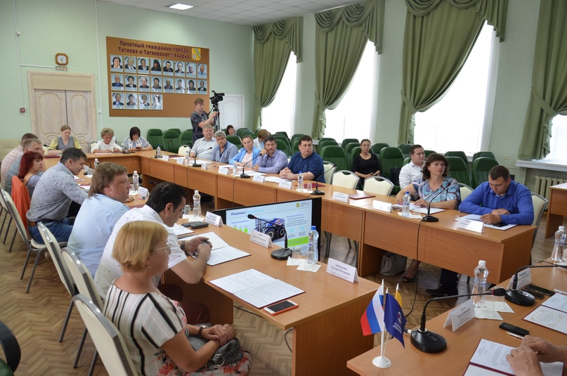 На заседании муниципального совета глава района Дмитрий Юнусов выступил с отчетом о работе администрации в 2018 году