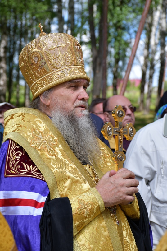 Сегодня в Никульском совершили обряд освящения колоколов к храму святителя Николая