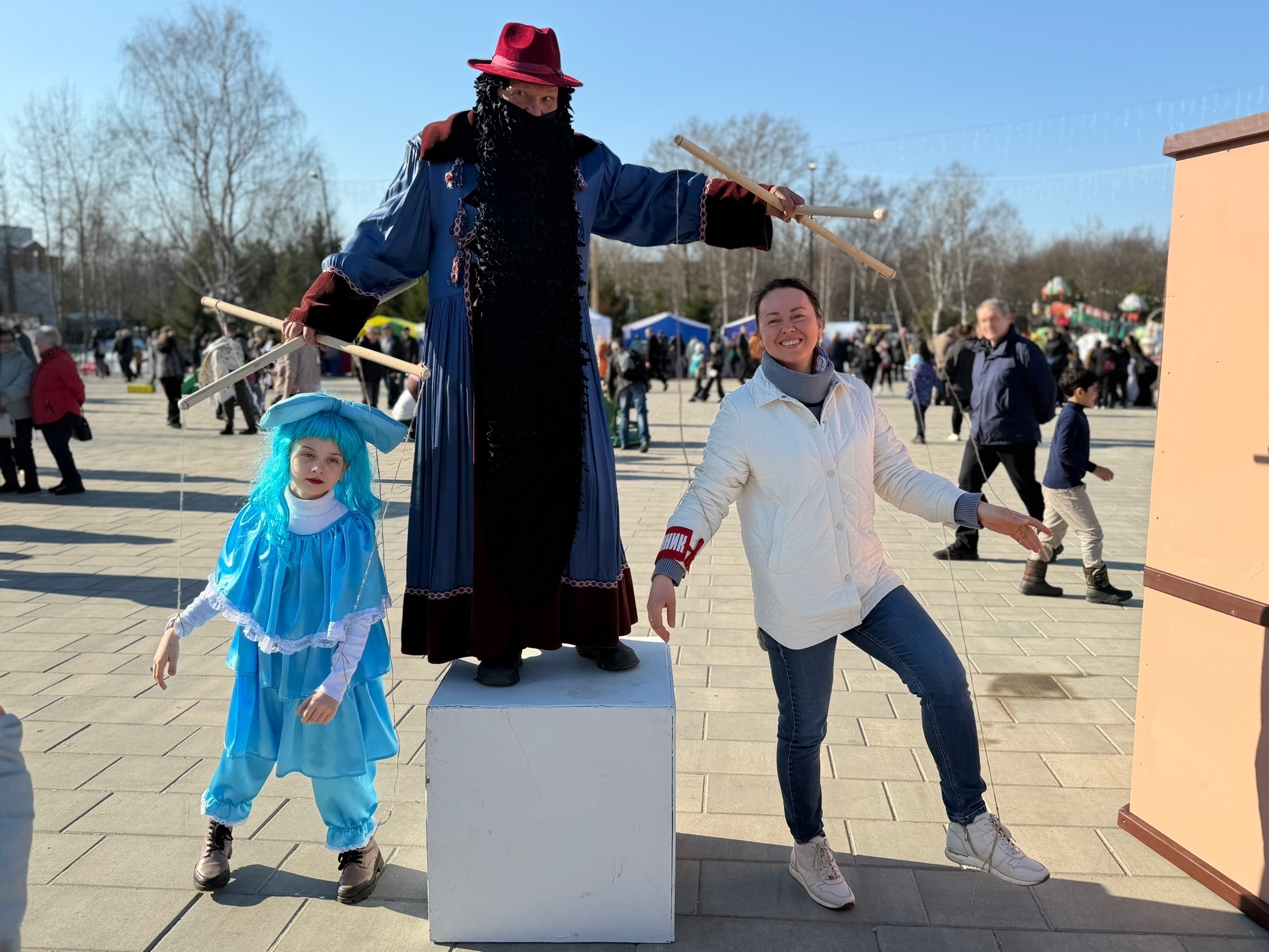 «Волшебная страна - театр»: праздник-ярмарка в Центральном парке