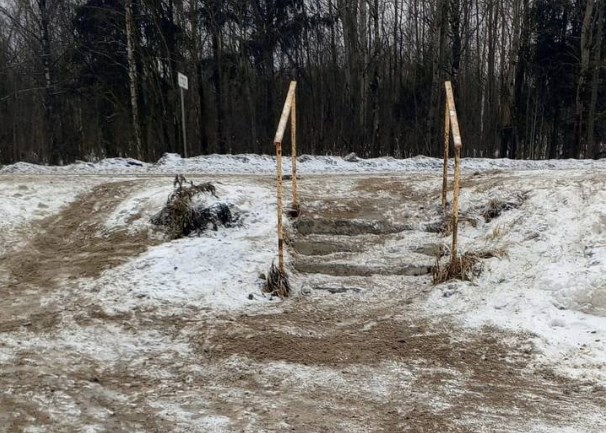 В Тутаевском районе проводятся работы по обработке тротуаров, улиц и дорог