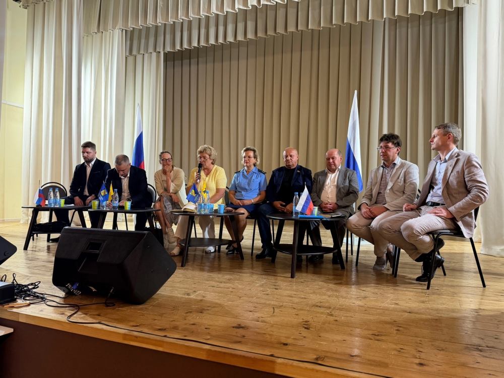«Открытый микрофон» в Фоминском: прямой диалог власти и жителей