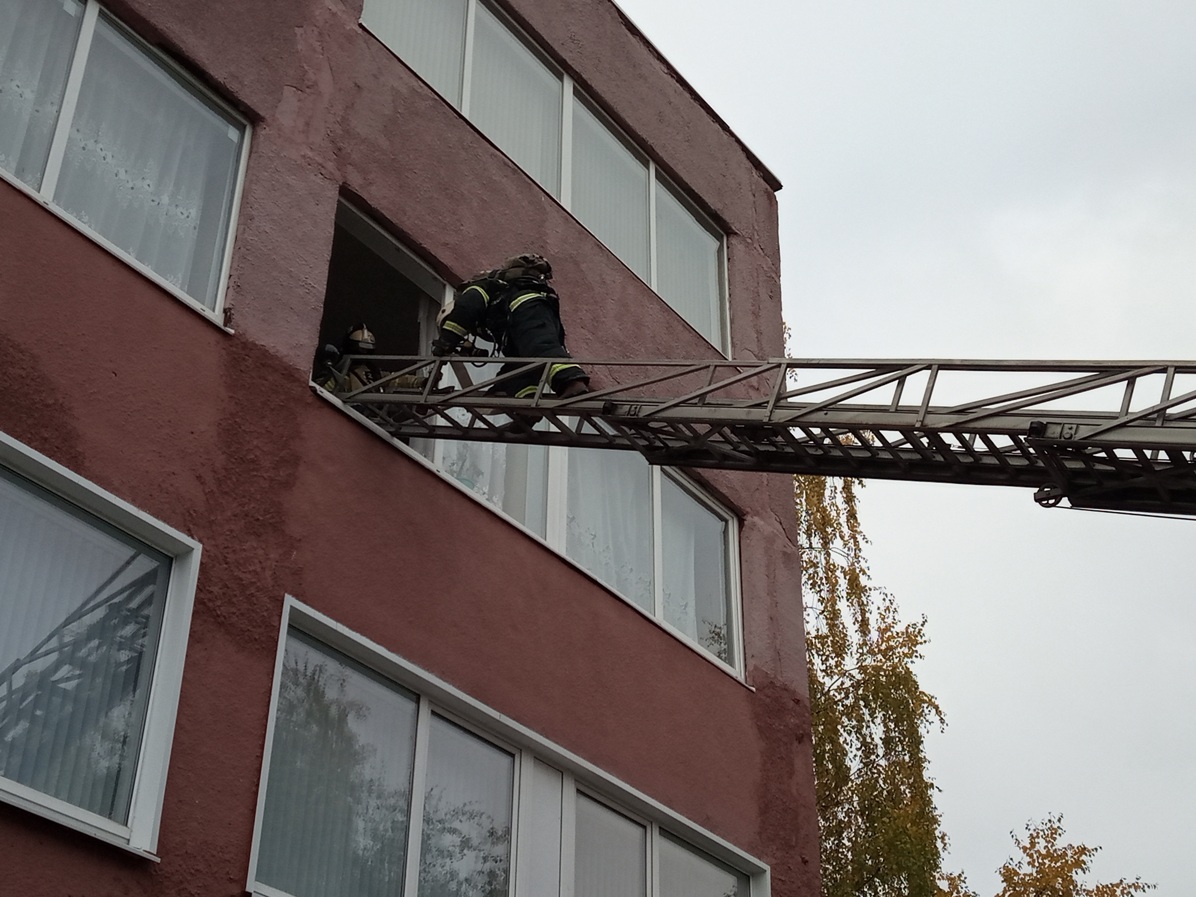 В Тутаевском политехническом техникуме и «IT-кубе» прошли пожарно-спасательные учения.