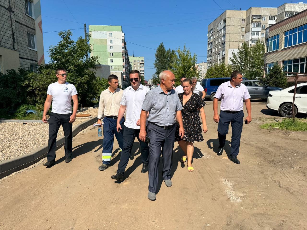 Благоустраивается двор на улице Розы Люксембург