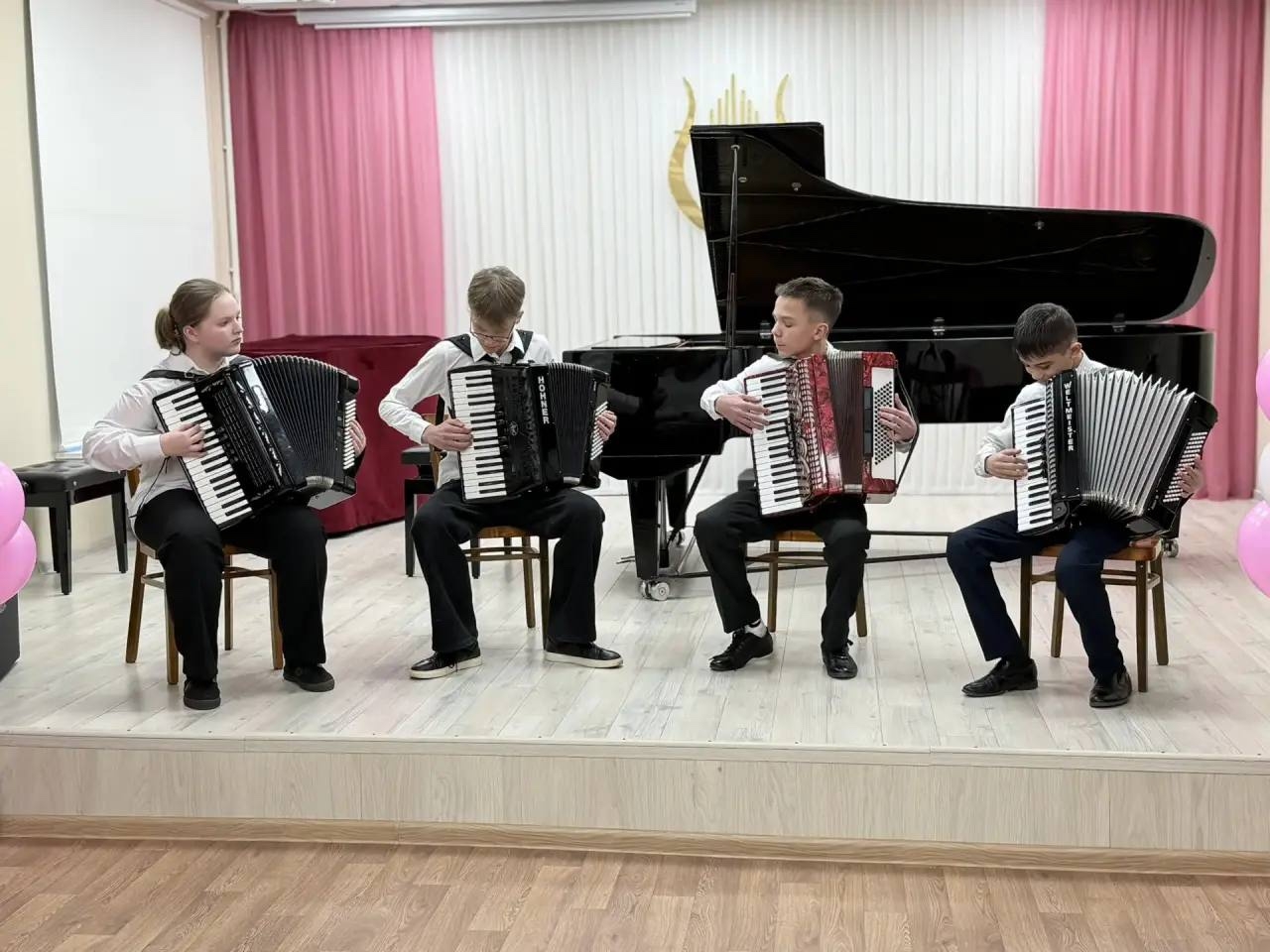 Торжественно открыли новый зал в детской школе искусств в Тутаеве!