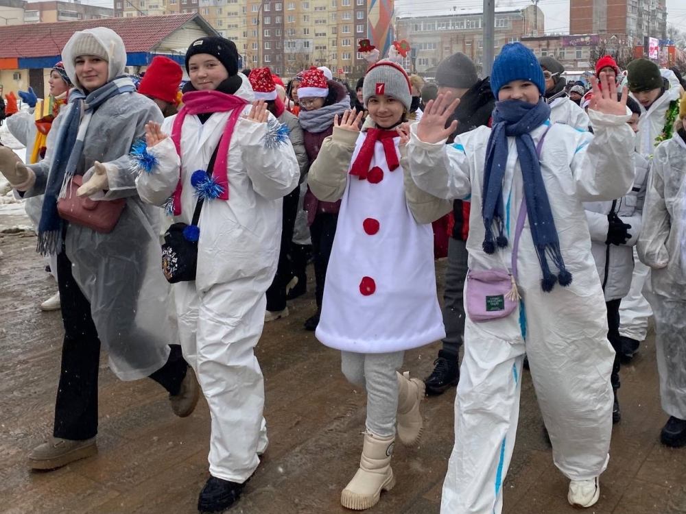 В Тутаеве состоялось ежегодное шествие снеговиков