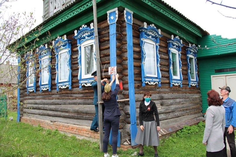 В Артемьевском сельском поселении почтили память ветеранов Великой Отечественной войны автопробегом с возложением цветов к мемориалам и памятникам