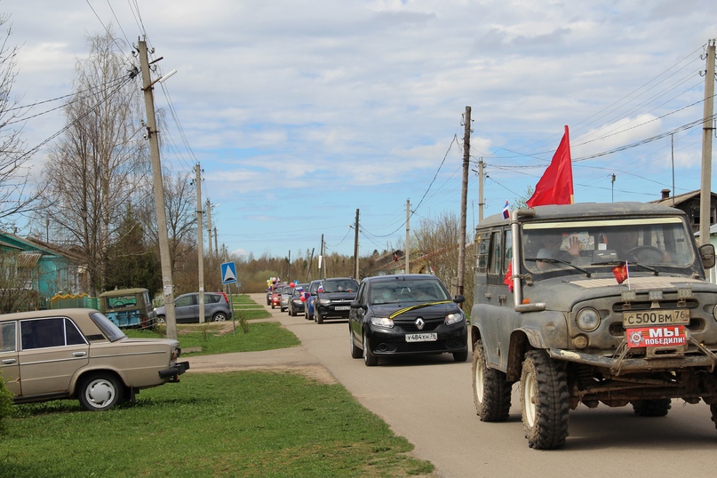 В Артемьевском сельском поселении почтили память ветеранов Великой Отечественной войны автопробегом с возложением цветов к мемориалам и памятникам