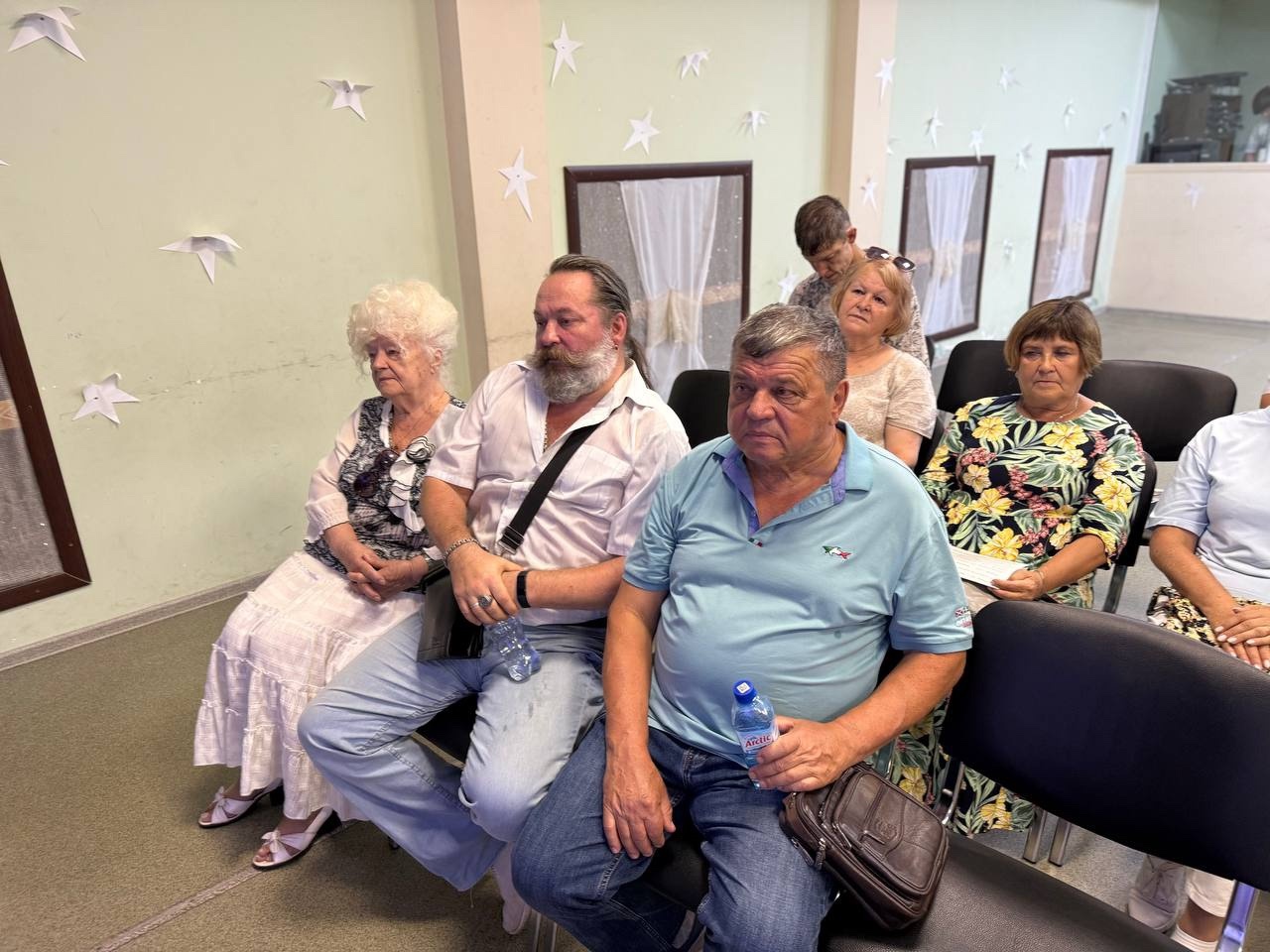 Общественная палата провела заседание в Левобережье