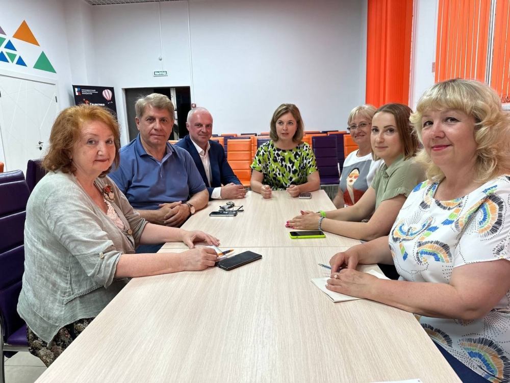 Депутаты Ярославской областной Думы поддерживают инициативы женщин
