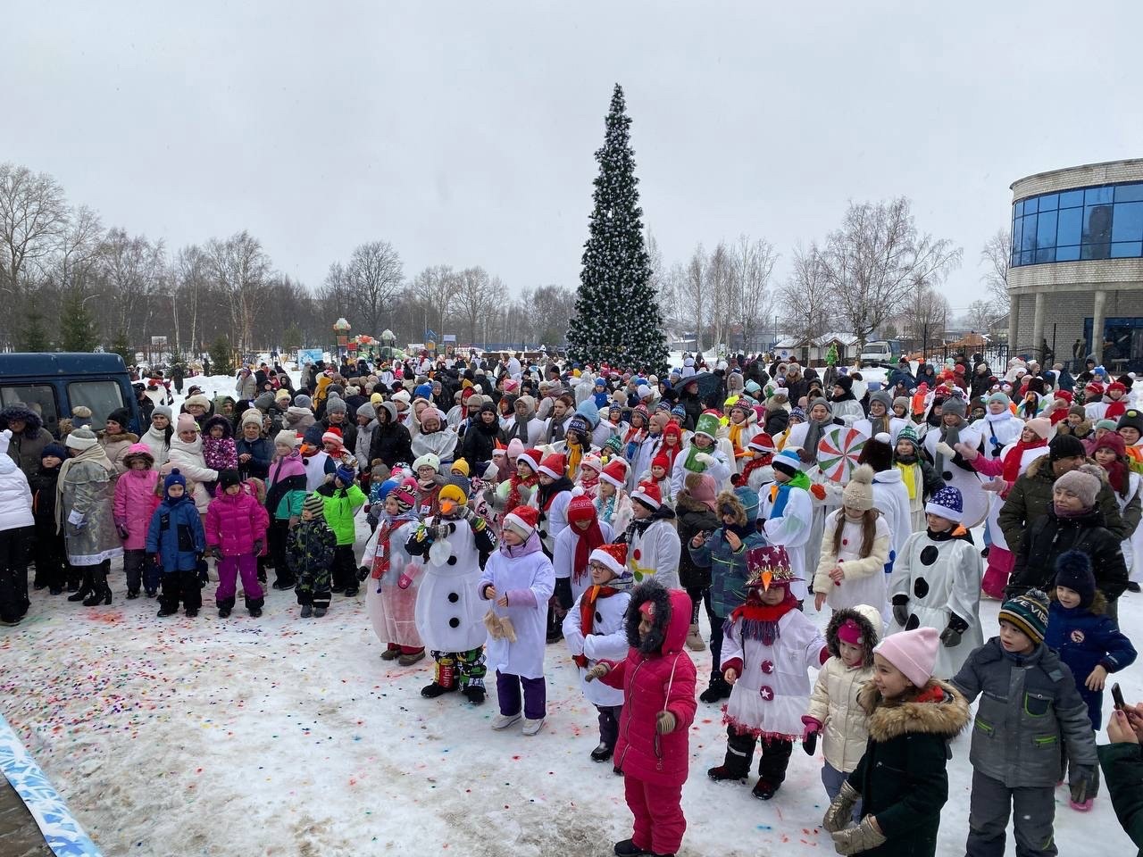 В Тутаеве состоялось ежегодное шествие снеговиков