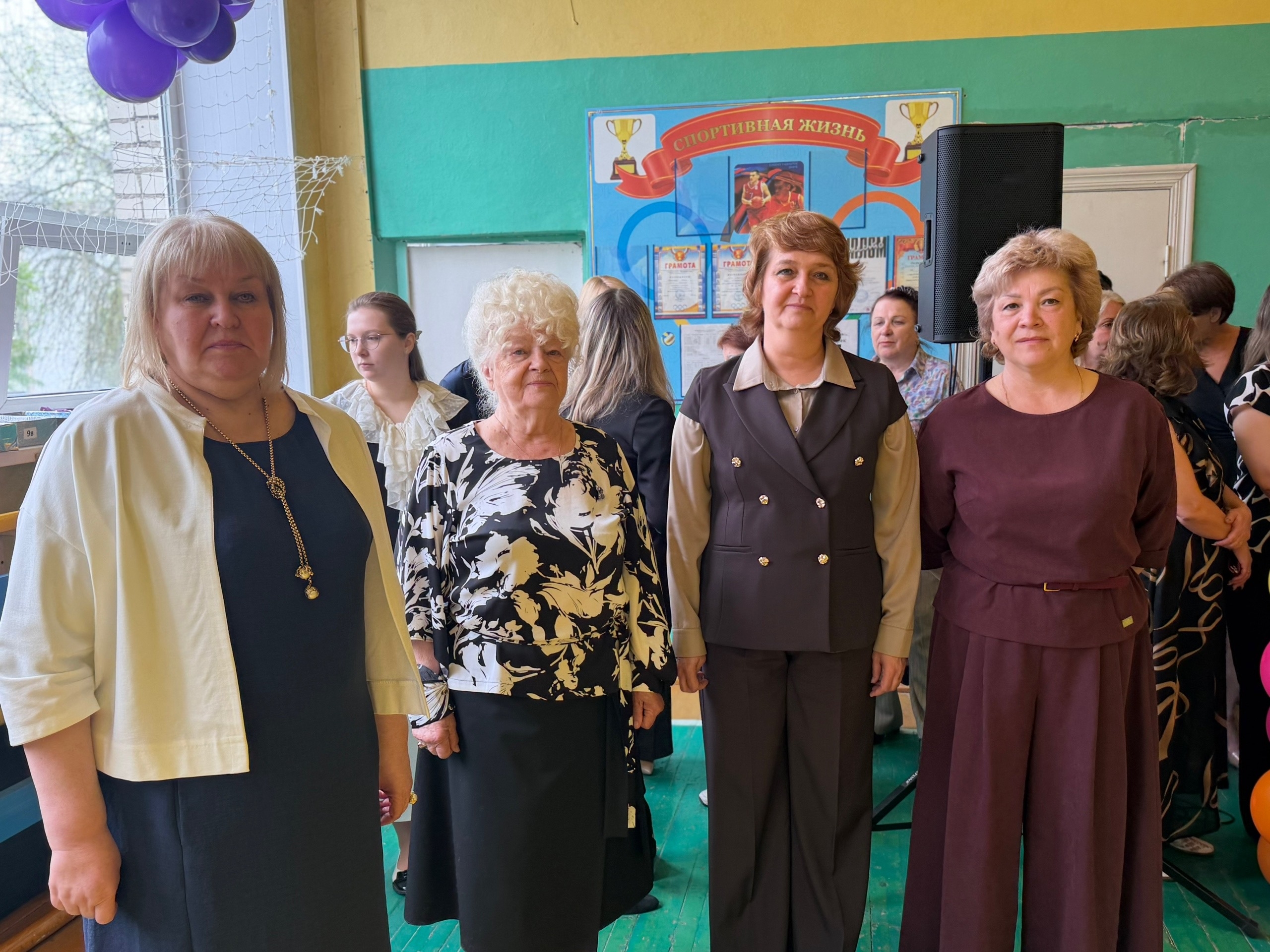 Поздравляем с последними звонками!