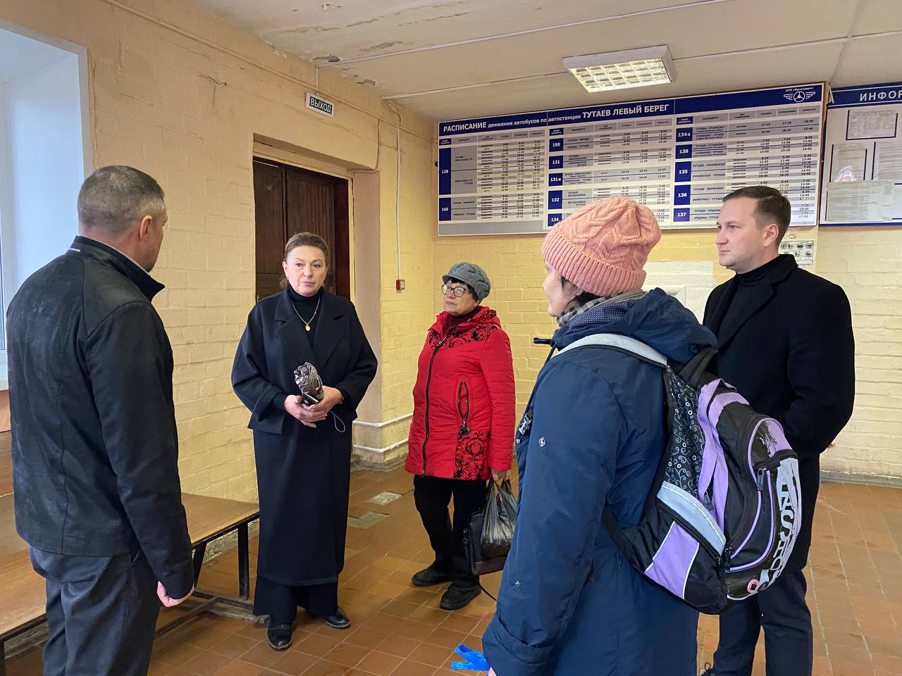 Автобусы теперь можно ждать в теплом зале