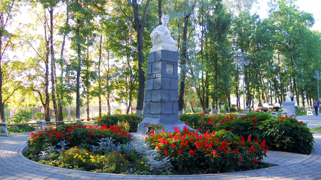 Памятник ИП Тутаеву.JPG