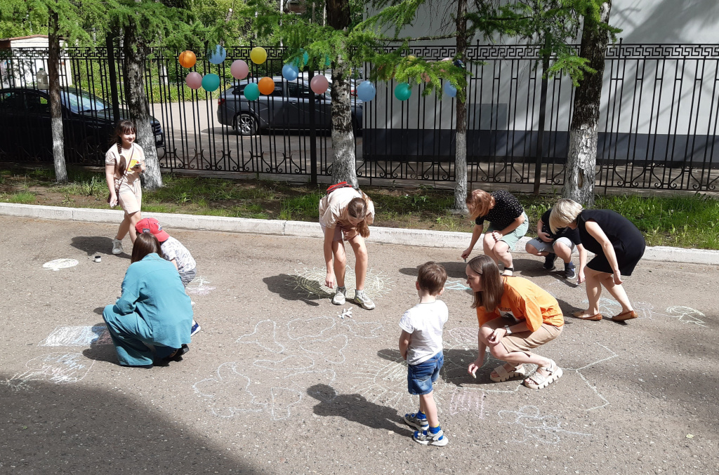 Фото 2 Рисую на асфальте.jpeg